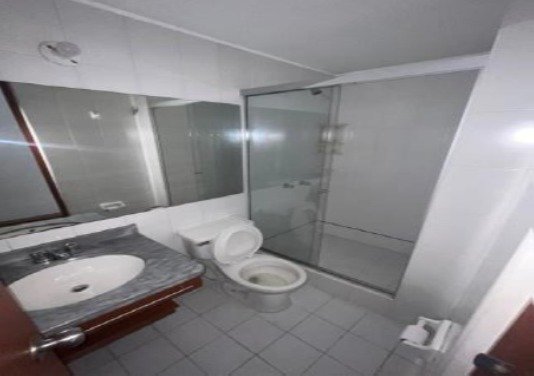 Venta de apartamento cerca al Centro Internacional - Image 5